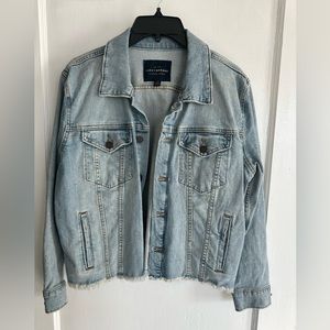 Lucky Brand The Tomboy Trucker Jean Jacket Size large Excellent Condition‎